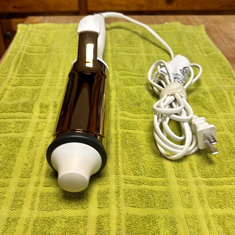 KRISTIN ESS 2" SOFT BEND CURLING IRON - Picture 4 of 6